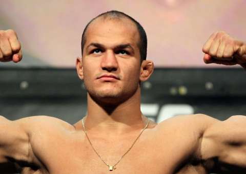 Após ser nocauteado por Miocic, Cigano já tem data pra voltar ao UFC