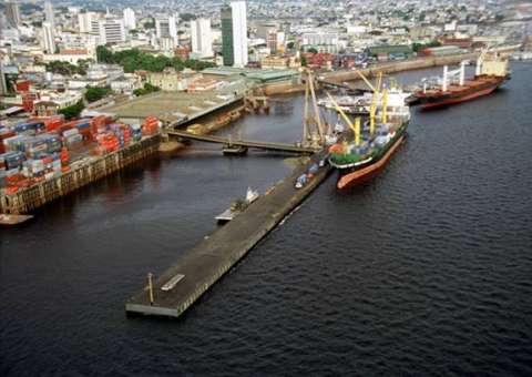 Justiça proíbe construção de camelódromo no porto de Manaus