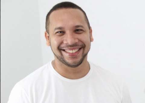 Ângelo Márcio e Vem K Sambar agitam a noite desta sexta-feira