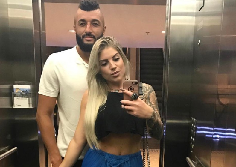   Mulher de Muralha tem nome atribuído a videos pornô no WhatsApp e toma atitude