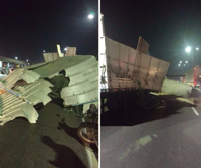 Transportando piscinas, caminhão colide com passarela e congestiona trânsito em Manaus
