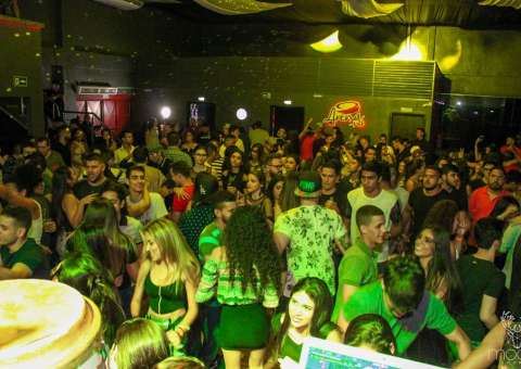 Sexta-feira é dia de balada sertaneja no Arena Pub