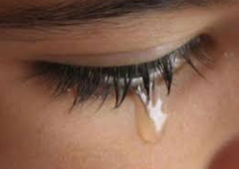 Mãe flagra 'amiga' abusando de filha de 3 anos na Ponta Negra