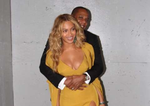 Jay Z fala sobre sexo a três e admite traição a Beyoncé em nova música