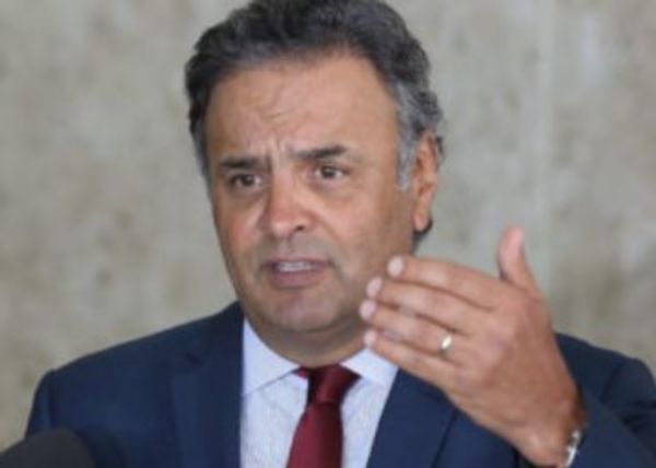 'Sempre acreditei na Justiça do meu país', diz Aécio sobre decisão do STF