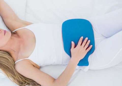 Conheça alimentos que ajudam a prevenir cólicas menstruais 