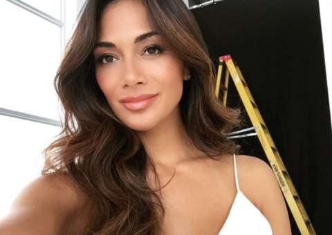 Nicole Scherzinger comemora 39 anos com foto de bumbum para cima