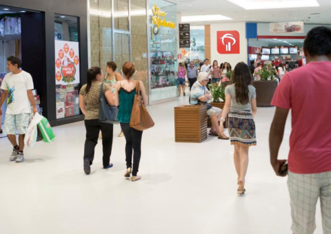 Shopping de Manaus realiza liquidação com até 50% de desconto 