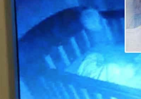 Casal flagra suposto fantasma escalando berço para ficar ao lado do filho; Veja