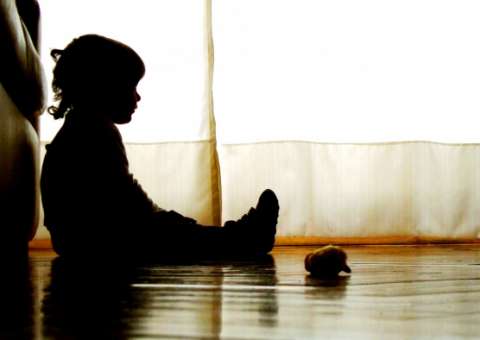  Para não perder o marido, mãe fazia sexo na frente da filha de 4 anos e permitia abusos