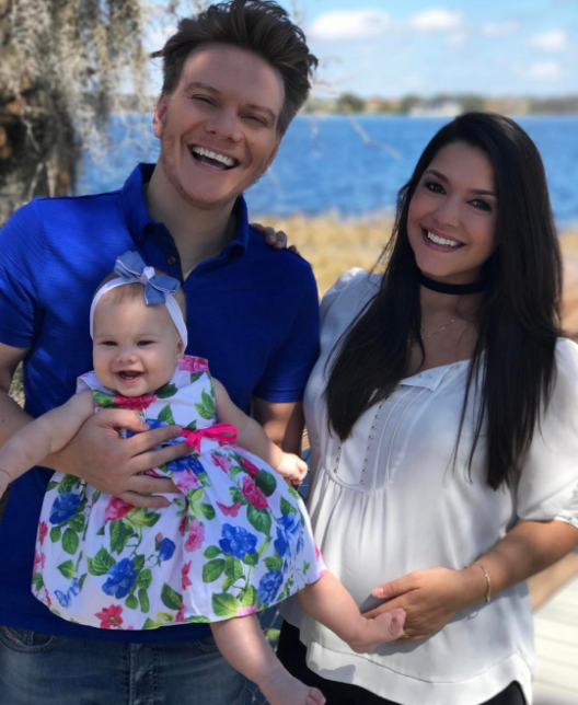 Melinda completa 11 meses e Thais Fersoza e Teló se declaram