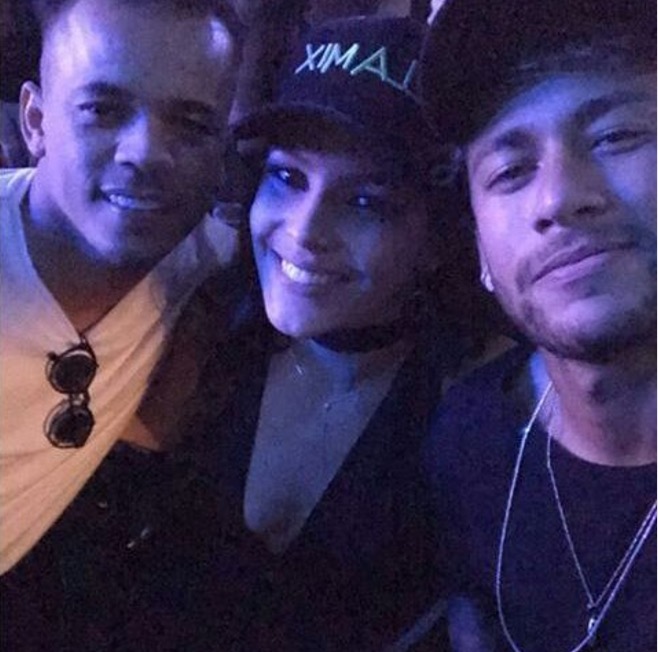 Neymar posta foto com ex-BBB Emilly e entrega novo romance