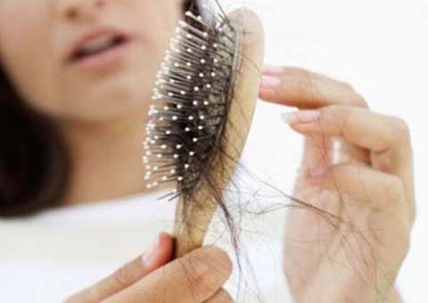 Vitaminas de frutas, legumes e verduras podem combater queda de cabelo 