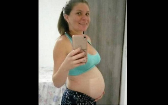 Mãe de bebê baleado dentro da barriga não sabe que ele ficou paraplégico 