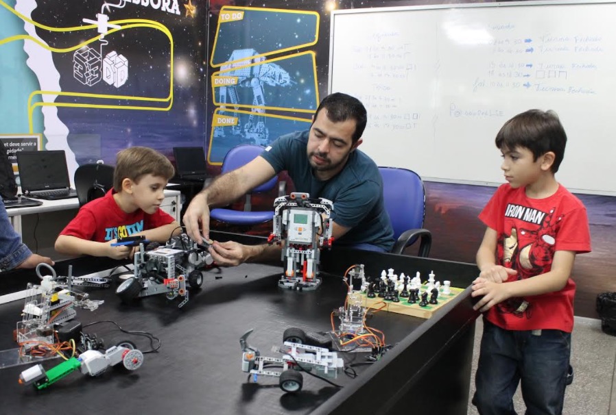 Manaós Tech abre novas turmas de robótica para crianças