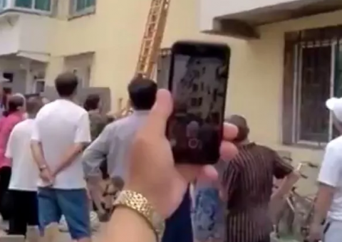 Para fugir de esposa traída, amante  pula de apartamento e algo inesperado acontece