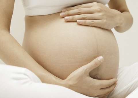 Entenda por que você deve levar chiclete ao hospital se estiver prestes a dar à luz