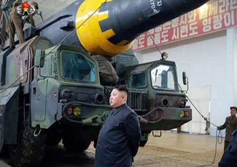 Coreia do Norte volta a lançar míssil balístico que possa atingir Estados Unidos