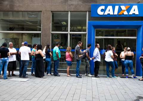 No Amazonas, Caixa decide antecipar pagamento de FGTS para o próximo sábado