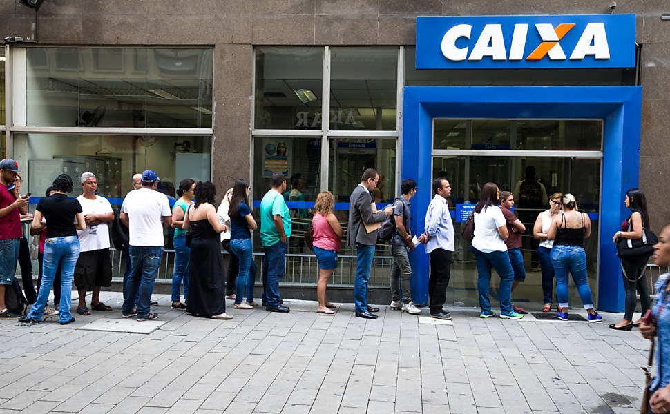 No Amazonas, Caixa decide antecipar pagamento de FGTS para o próximo sábado