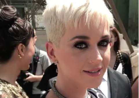 Katy Perry “se rasga” em elogios a Gretchen após participação em clipe