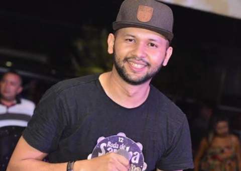 Uendel Pinheiro comemora aniversário no ‘Meia Noite Acaba’ 