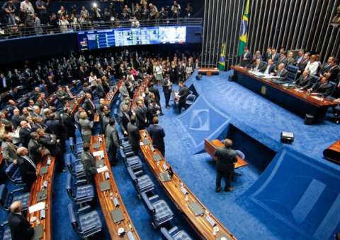 Senado aprova requerimento de urgência para votar reforma trabalhista