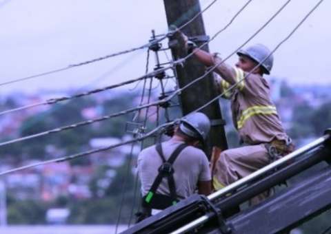 Resolução da Eletrobrás deve causar a demissão de mais de 700 funcionários no AM