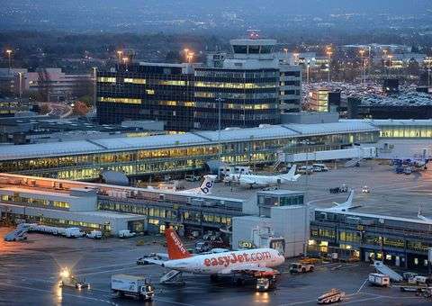 Em alerta, terminal do aeroporto de Manchester é evacuado
