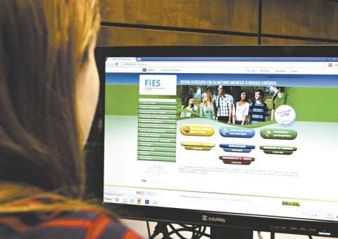 Governo anuncia 'Novo Fies' e estudantes devem ficar atentos as mudanças