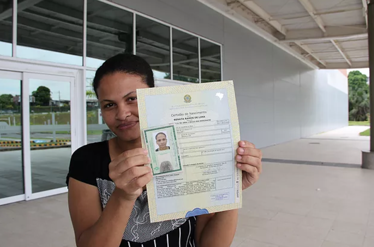  Mulher conquista direito de incluir sobrenome fictício em registro de nascimento