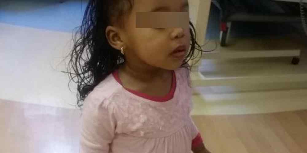 Mãe sente cheiro podre em filha de 18 meses e fica chocada ao descobrir o motivo