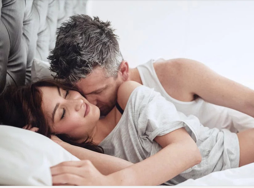 5 posições para experimentar caso ele tenha pênis curvado