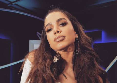 Anitta manda mensagem enigmática após saber de parceria de Iggy e Maluma