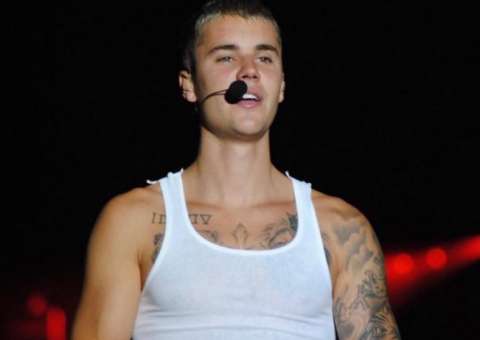 Justin Bieber doa R$ 20 mil ao Inca e tem processo por pichação extinto