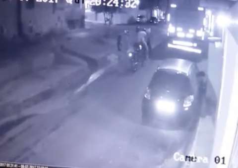 Em Manaus, homem cai em armadilha e é morto a tiros por casal de motociclistas