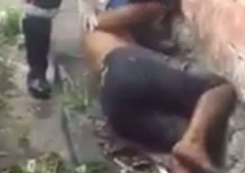 Suspeito de assaltar idosa tem mão decepada por populares