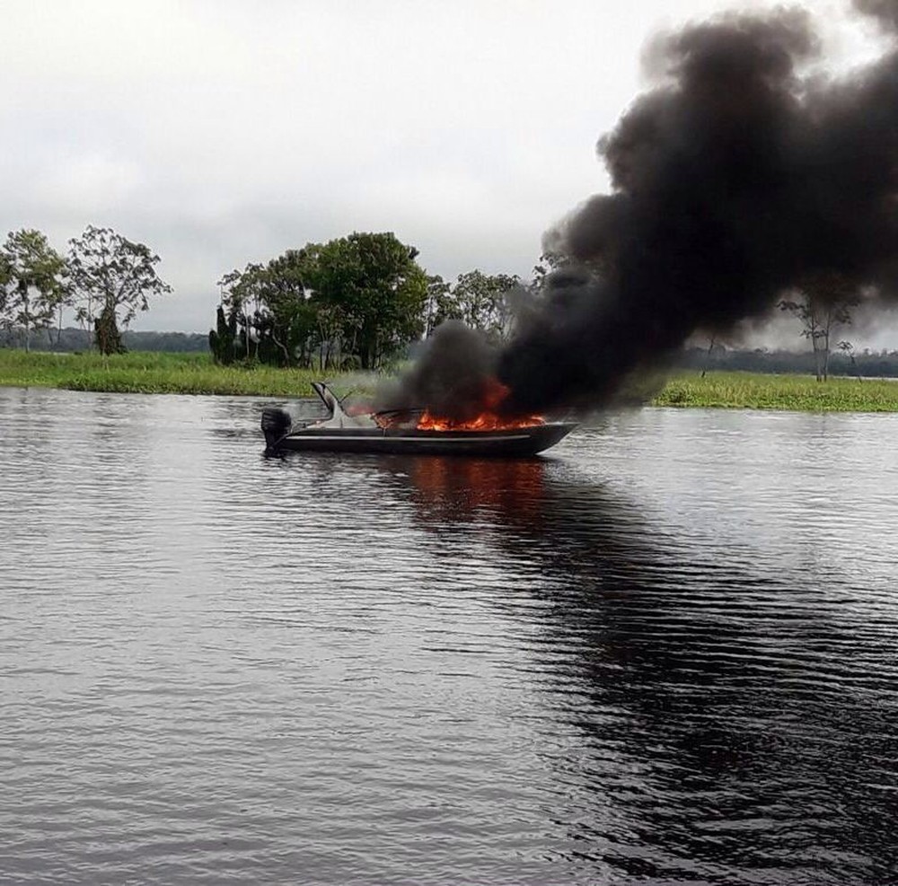 Explosão em lancha deixa dois feridos no Amazonas