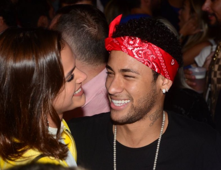 Neymar e Bruna Marquezine voltam a se falar e craque começa saga de reconquistar atriz