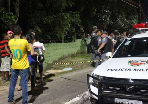 Após sair do arraial, jovem é morto com 4 tiros em Manaus