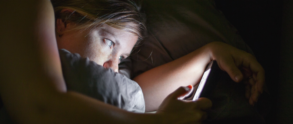 Você tem insônia? Estudo afirma que a culpa é dos seus pais… Entenda