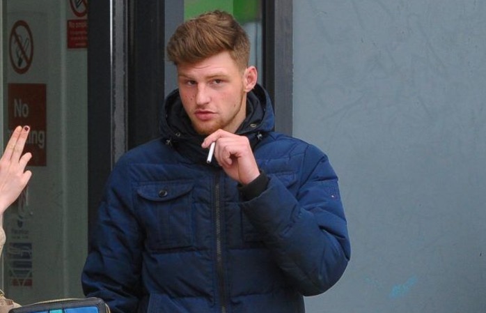 Aluno agride professor brutalmente e chega a ‘triturar’ ossos