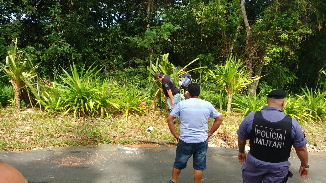 Com tiro no olho, corpo de taxista é encontrado em conjunto de Manaus