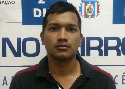 Homem é preso acusado de vender drogas e ameaçar populares na zona Sul de Manaus