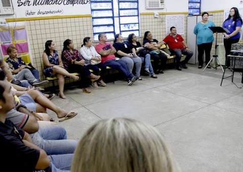 Rede pública retorna às aulas com planejamento de professores de Manaus