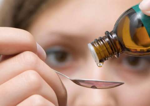 Óleo essencial combate o aparecimento de manchas na pele de pessoas idosas e previne rugas