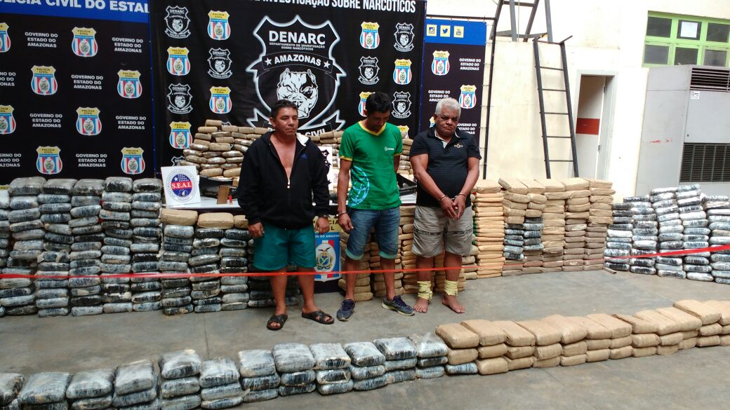 Polícia apreende 1 tonelada de drogas em porão de barco no Amazonas