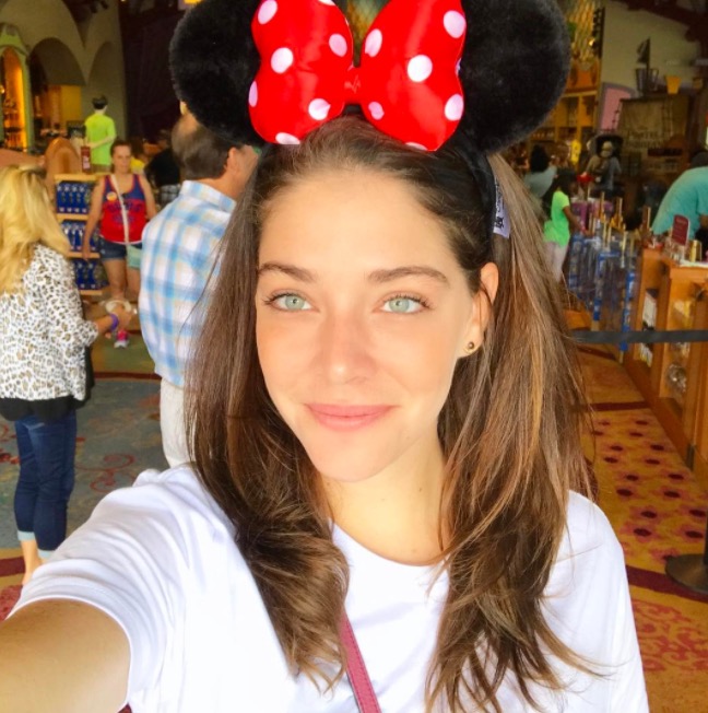 Luma Costa posta foto de infância e impressiona por semelhança com o filho