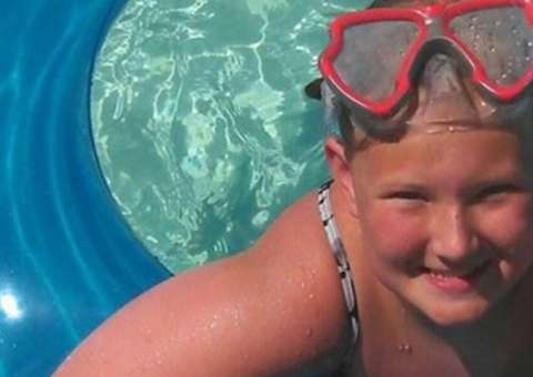 Adolescente morre após usar celular durante banho