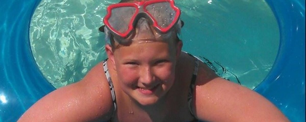 Adolescente morre após usar celular durante banho